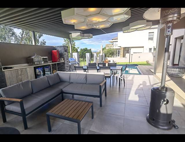 4 BEDROOM GOLF ESTATE FOR SALE IN BLUE VALLEY GOLF ESTATE